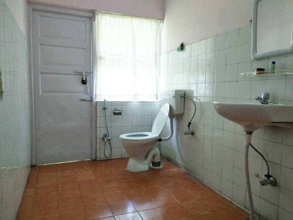 Gibbon Backpackers Hostel Guwahati Exterior foto