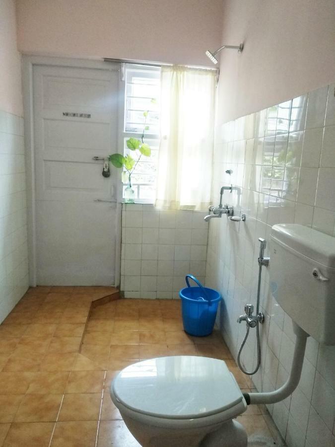 Gibbon Backpackers Hostel Guwahati Exterior foto
